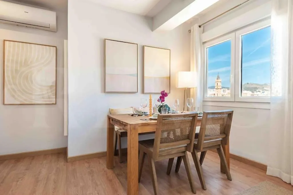 Commodious Apartment Near Center By Rems Malaga
