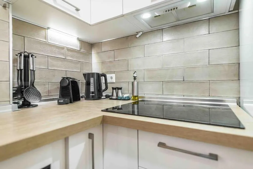 Commodious Apartment Near Center By Rems Malaga