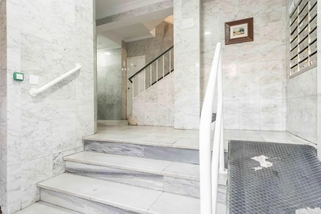 Commodious Apartment Near Center By Rems Malaga