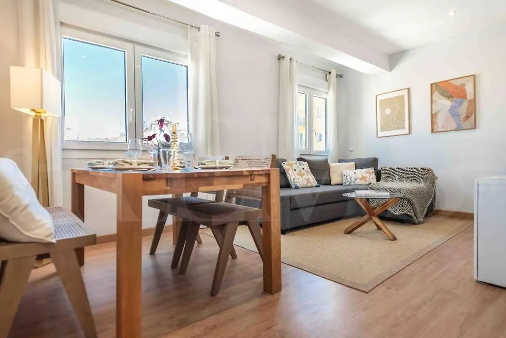 Commodious Apartment Near Center By Rems Malaga